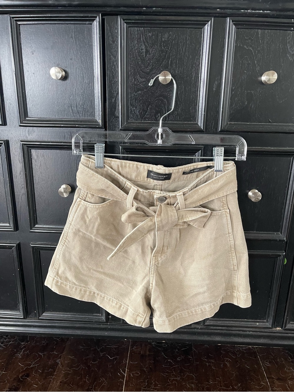 Banana Republic High-rise short with tie-belt